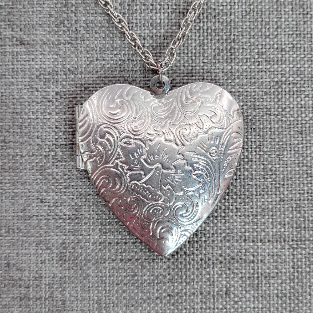 Silver Plated Heart Locket Pendant Large Chain 20"